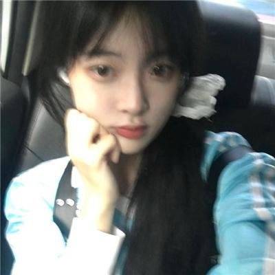 《面纱之下》海报